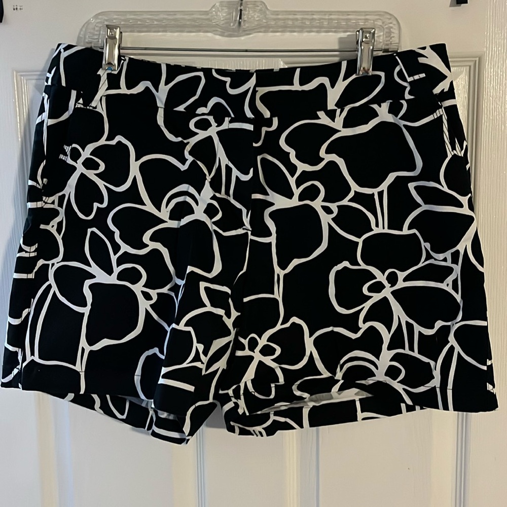 🛍️ Style & Co stretch shorts size 14